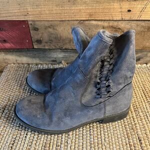 Dolce By Mojo Moxy‎ Gray Suede Boots Size 8